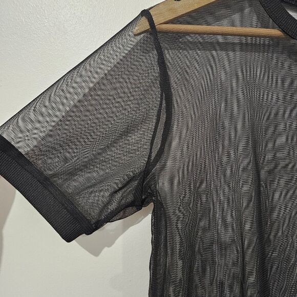 Forever 21 - T-Shirt Sheer Mesh Short Sleeve Round Neckline - Size S - Black - Picture 5 of 7